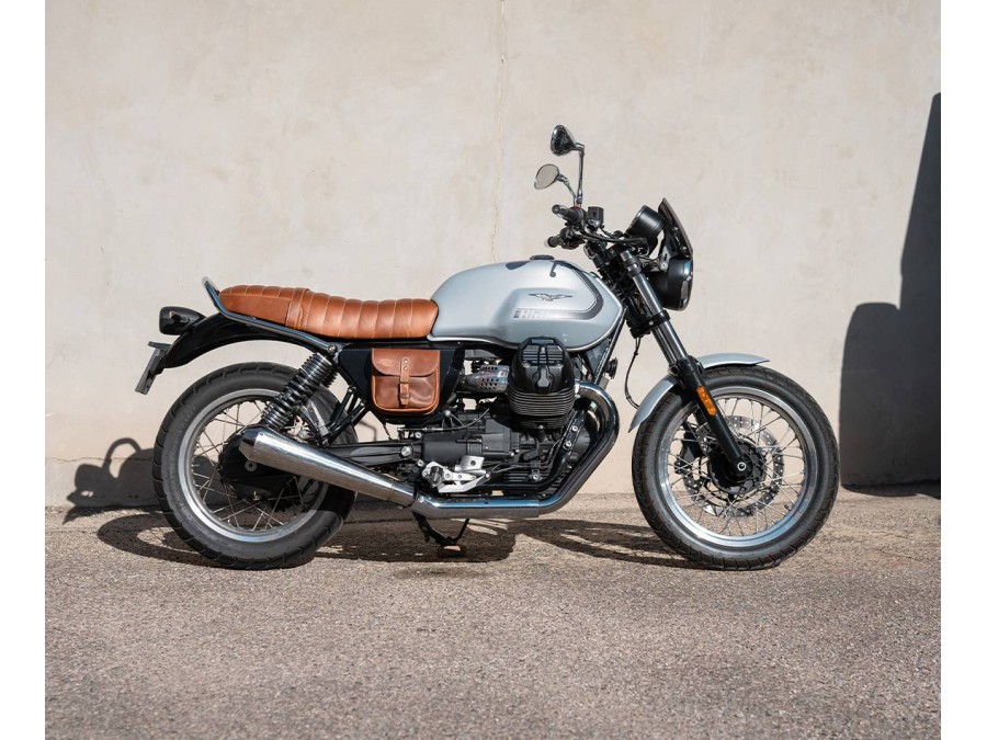 Seitendeckel mit Ledertasche aus vollnarbigem Leder für Moto Guzzi V7 850