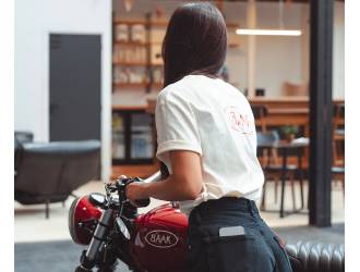 Cream T-Shirt - Short sleeves - Heart pocket on front - Screen-printed red BAAK logo on back