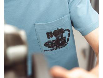 Blue T-Shirt - Short sleeves - Heart pocket on front - Silk-screened engine motif on pocket