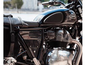 Royal Enfield - interceptor - caches latéraux