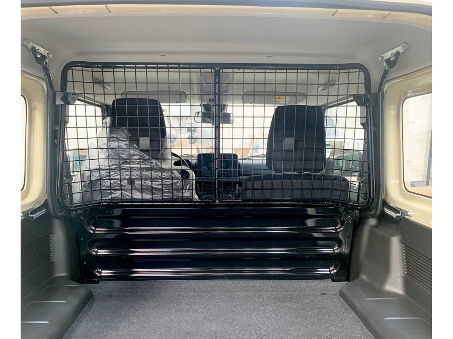 Satz zur Abflachung der Montageplatten des Trenngitters SUZUKI JIMNY
