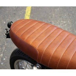 Selle en cuir brun pour Triumph T120 / T100