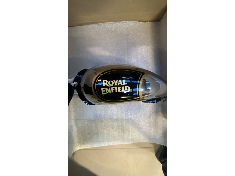 OUTLET N°34 Serbatoio per Royal Enfield Classic / Bullet 500, colore nero cromato dorato