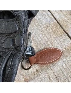 Schlüsselanhänger aus Leder von den Handwerkern von BAAK 2