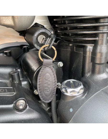 Leather keychain by BAAK craftsmen