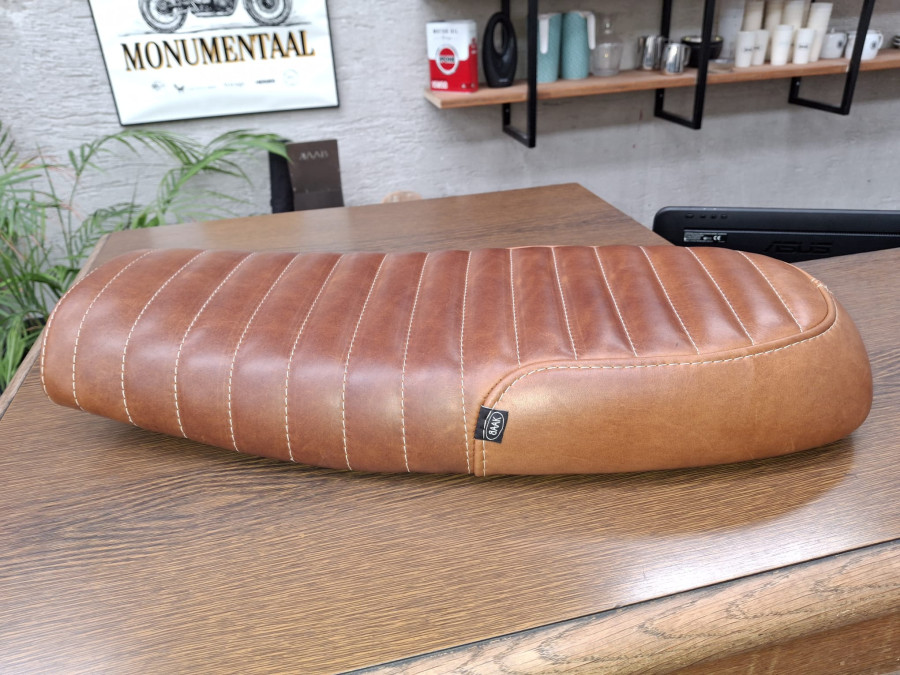 OUTLET - Sella per Royal Enfield GT 535 cuoio marrone coste classiche