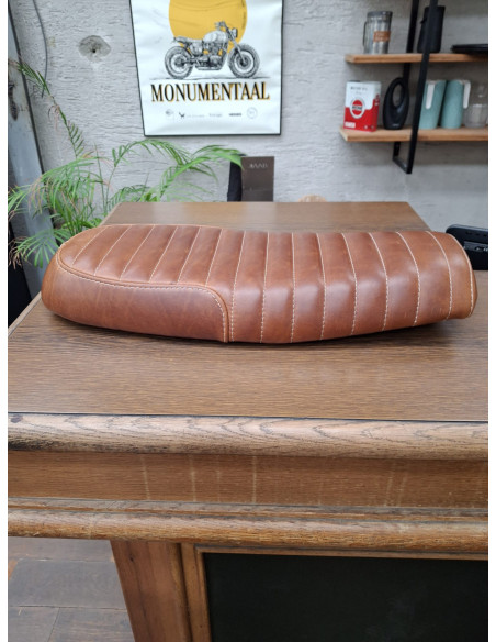 OUTLET - Sella per Royal Enfield GT 535 cuoio marrone coste classiche