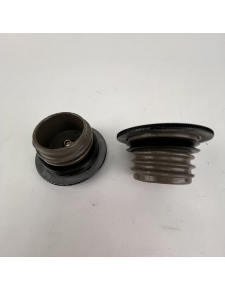 OUTLET - Kit flacher Tankstopfen Domed schwarz Harley Davidson