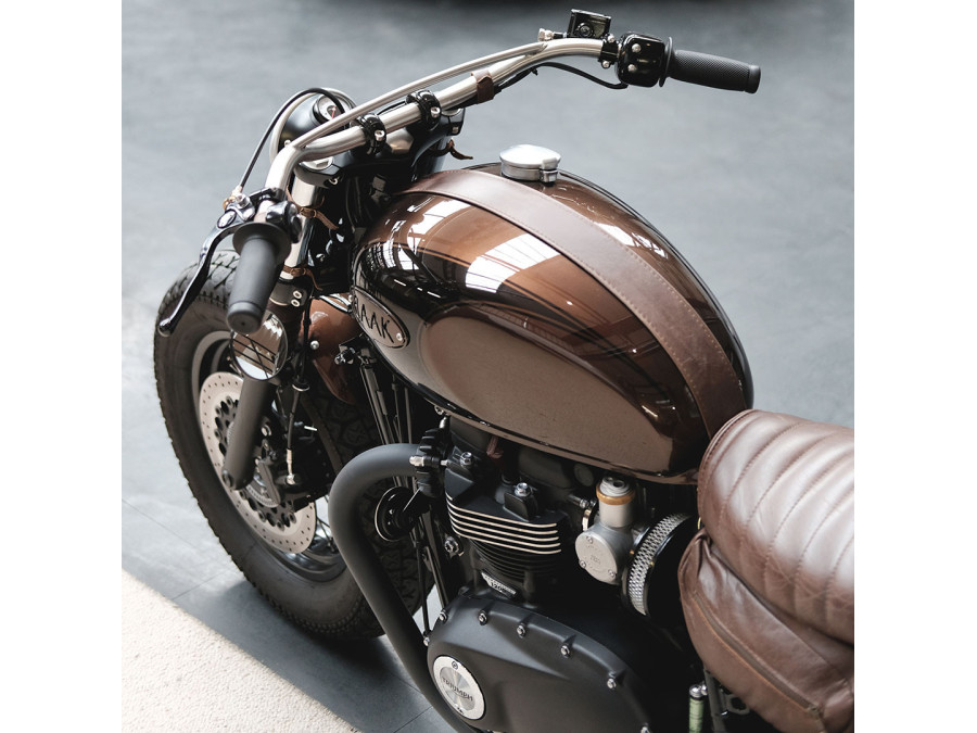 Leather tank strap for Triumph models from 2016 onward