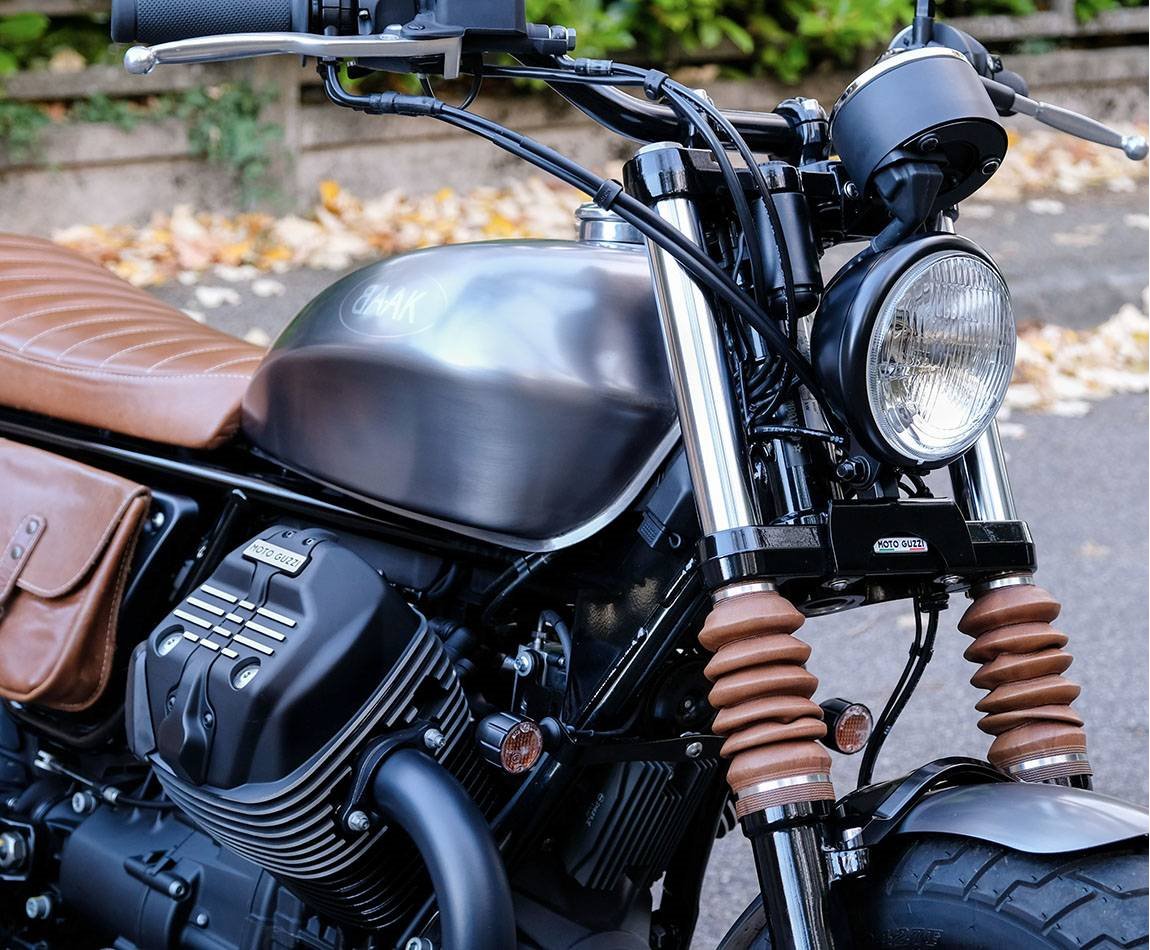 Fixation de phare Bates pour Moto Guzzi V9 Fixation de phare Bates pour Moto Guzzi V9