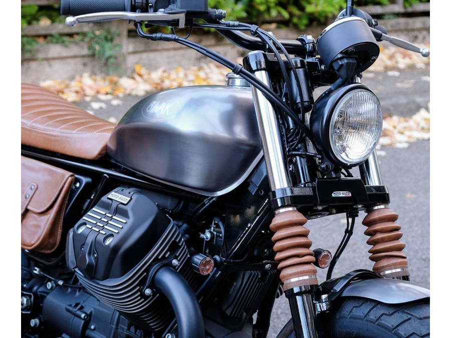 Bates 헤드라이트 브래킷 for Moto Guzzi V9