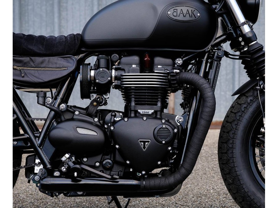 Triumph Bonneville T120 Bobber Full Black Edición Limitada