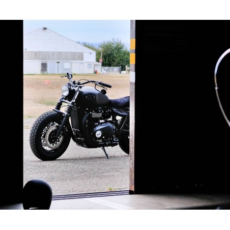 Triumph Bonneville T120 Bobber Ganz in Schwarz Ltd