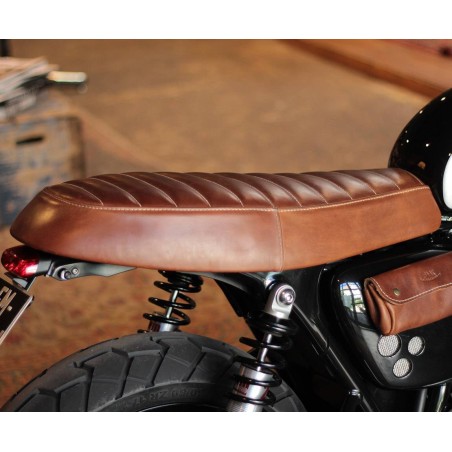 Triumph Thruxton 1200 Tracker dall'atelier BAAK