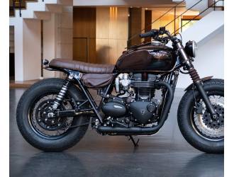 Bobber Black exhaust Triumph