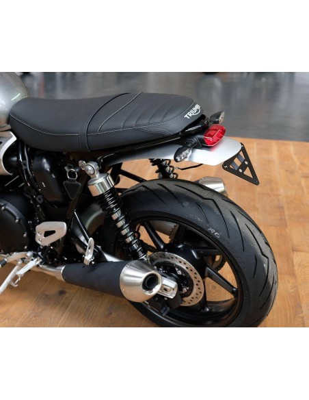 Triumph Thruxton / Speed Twin 1200용 번호판 브래킷 (Triangle 지원)