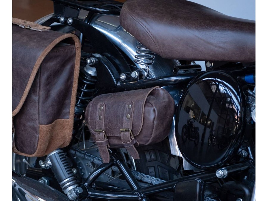 Demo saddlebag - this leather color isn't available.