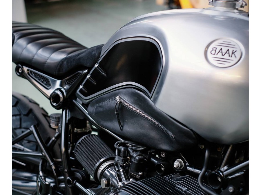 BAAK 제작 BMW NineT용 가죽 사이드 커버 가죽 사이드백