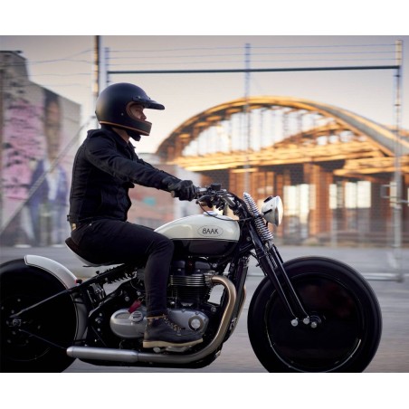 Triumph Bobber 1200 Moon par l'atelier BAAK
