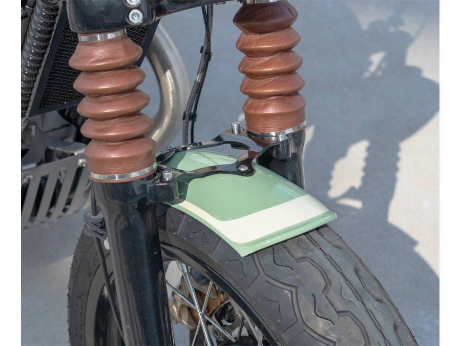 Parafango basso per ruota da 17 pollici su Royal Enfield Interceptor / Continental GT 650