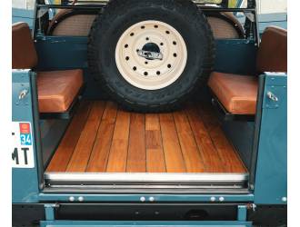 Land Rover Defender vintage BAAK interior