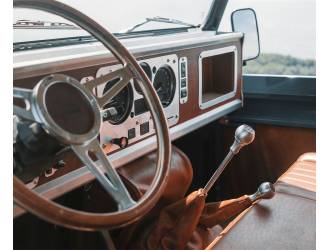 Land Rover Defender vintage BAAK interior