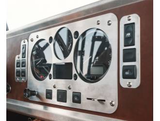 Land Rover Defender vintage BAAK interior
