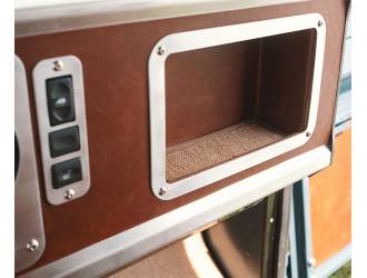 Land Rover Defender vintage BAAK interior