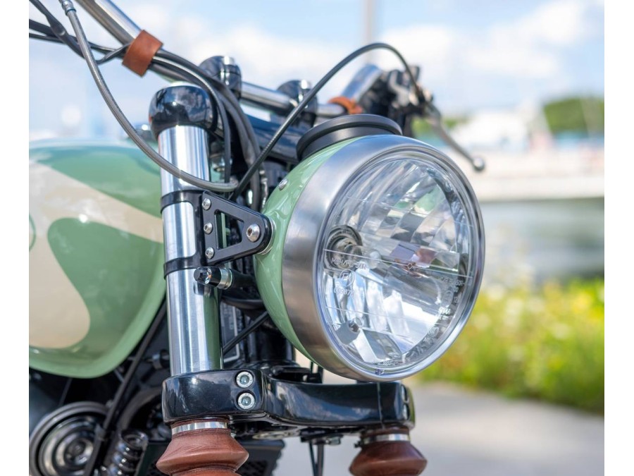 BAAK | Faro Classic con grande contagiri Daytona integrato per RE 650