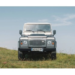 Classic vintage Land Rover grille 2
