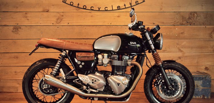 Triumph Thruxton 1200 Tracker