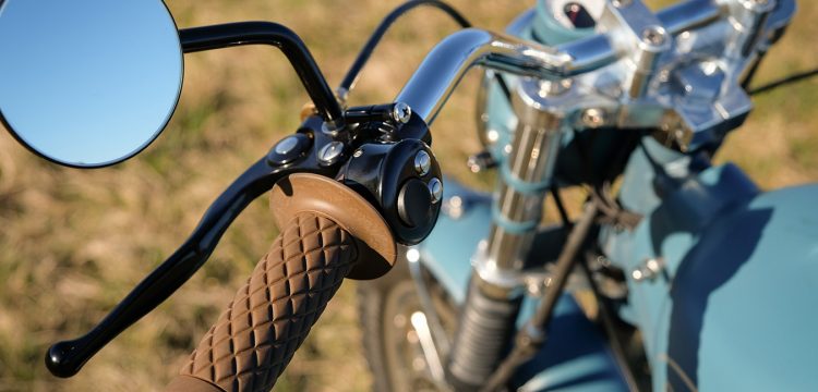 Handlebar controls kit