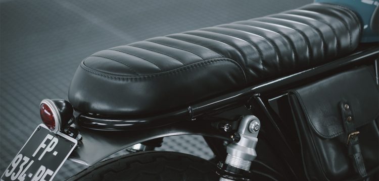 selle en cuir noir