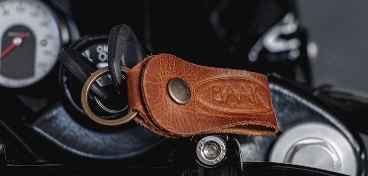 Porte clés cuir BAAK