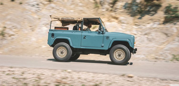 Defender restomod BAAK
